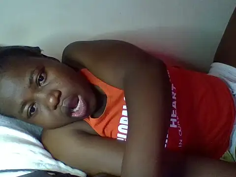 Snapshot of cute-marianna chatting on 12-15-25, 10:30 cute-marianna online show from 12-15-25, 10:30