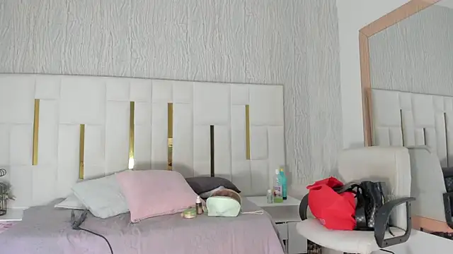 Meghan stonne  online show from 01-10-26, 07:15