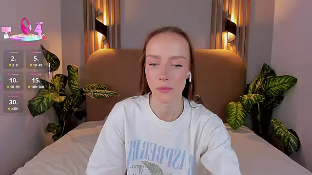 Snapshot of Kira_Quinn chatting on 11-01-25, 06:48 Kira Quinn online show from 11-01-25, 06:48