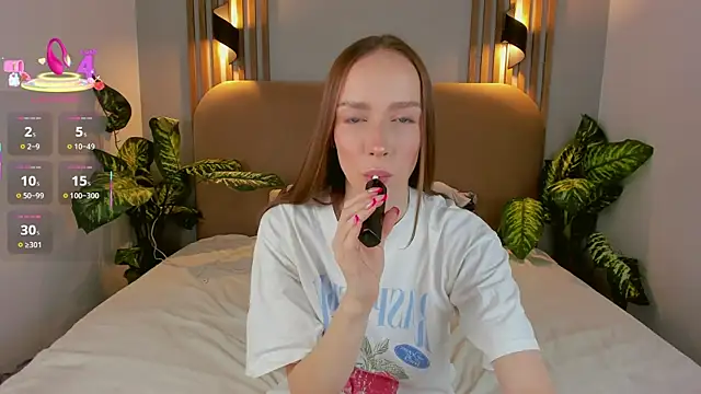 Snapshot of Kira_Quinn chatting on 11-07-25, 07:08 Kira Quinn online show from 11-07-25, 07:08