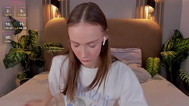 Snapshot of Kira_Quinn chatting on 11-11-25, 06:57 Kira Quinn online show from 11-11-25, 06:57