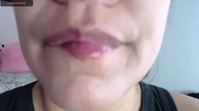 Snapshot of emiligrey_ chatting on 12-31-24, 08:15 emiligrey online show from 12-31-24, 08:15