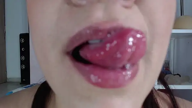 Snapshot of emiligrey_ chatting on 03-23-25, 01:31 emiligrey online show from 03-23-25, 01:31