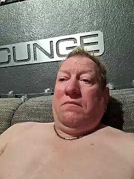 Snapshot of tomtom111111 chatting on 12-15-24, 01:02 tomtom111111 online show from 12-15-24, 01:02