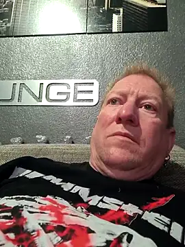 Snapshot of tomtom111111 chatting on 09-10-25, 02:39 tomtom111111 online show from 09-10-25, 02:39