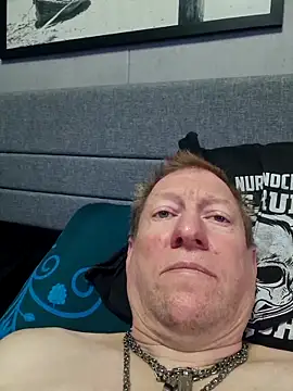 Snapshot of tomtom111111 chatting on 09-27-25, 02:44 tomtom111111 online show from 09-27-25, 02:44