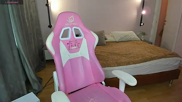 Snapshot of Lesya_Flin chatting on 11-09-25, 09:18 Lesya Flin online show from 11-09-25, 09:18