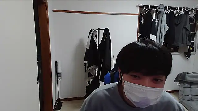 Snapshot of pychan chatting on 05-18-26, 02:23 pychan online show from 05-18-26, 02:23