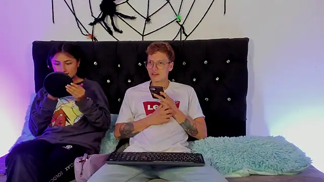 Snapshot of A_sexy_couple__ chatting on 10-28-25, 09:17 A sexy couple   online show from 10-28-25, 09:17