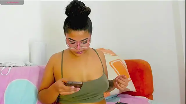 moana taylor online show from 05-30-26, 01:08