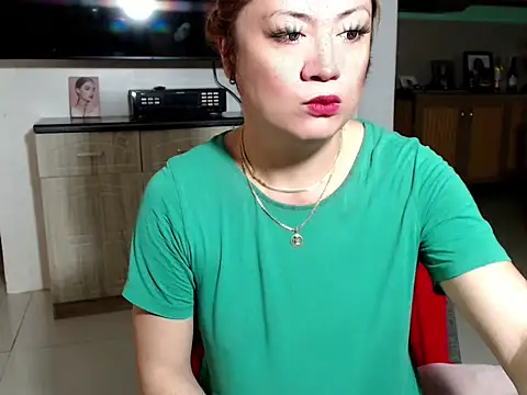 Snapshot of cum2mama chatting on 05-03-26, 11:33 cum2mama online show from 05-03-26, 11:33