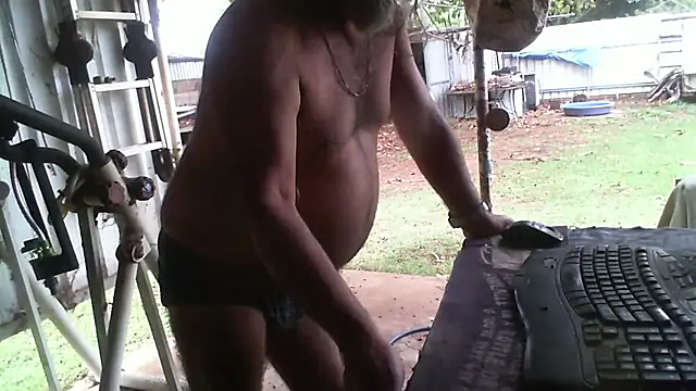 Snapshot of herbie010666 chatting on 11-16-25, 04:40 herbie010666 online show from 11-16-25, 04:40