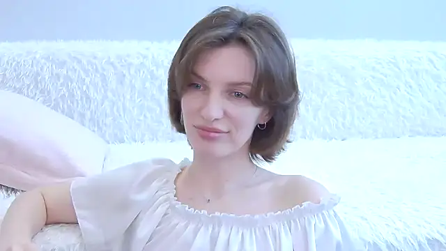 Beauty Alex online show from 05-18-26, 02:51