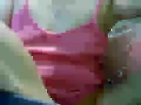 Snapshot of ashlylove25 chatting on 06-11-26, 02:33 ashlylove25 online show from 06-11-26, 02:33