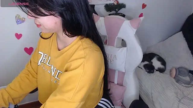 kim perri online show from 04-27-26, 08:34