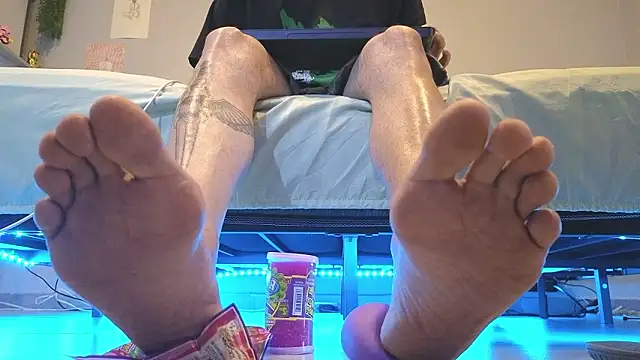 Snapshot of MattxFeet chatting on 02-18-26, 08:49 MattxFeet online show from 02-18-26, 08:49