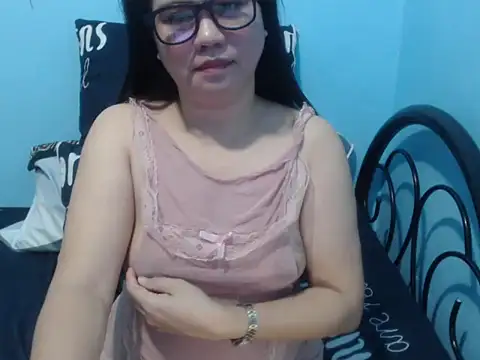 stacie iris online show from 12-17-25, 02:34