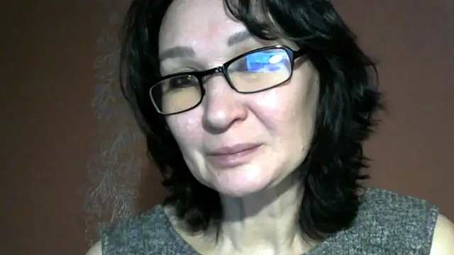 PrettyAndWild online show from 11-25-25, 03:45