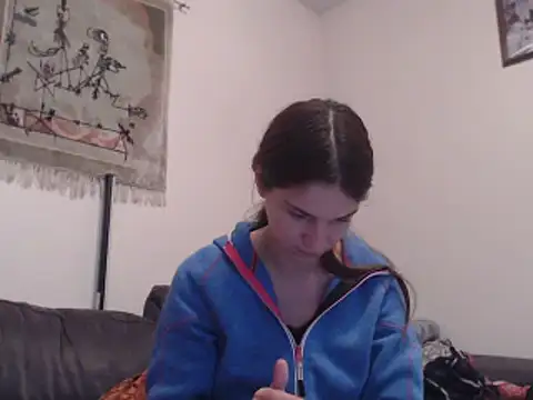 Snapshot of Geile-Luna chatting on 10-22-25, 04:51 Geile-Luna online show from 10-22-25, 04:51