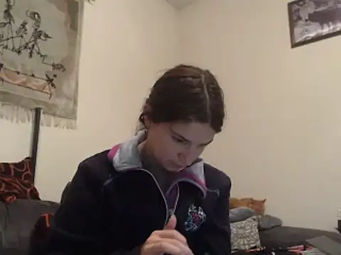 Snapshot of Geile-Luna chatting on 10-29-25, 07:37 Geile-Luna online show from 10-29-25, 07:37