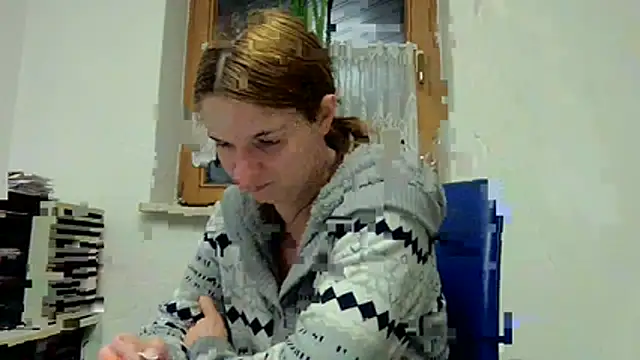 Snapshot of Geile-Luna chatting on 03-06-26, 07:32 Geile-Luna online show from 03-06-26, 07:32