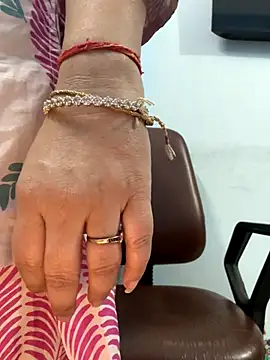 Snapshot of Preet_Kaur_69 chatting on 11-20-25, 06:18 Preet Kaur 69 online show from 11-20-25, 06:18