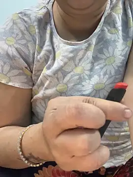 Snapshot of Preet_Kaur_69 chatting on 11-28-25, 05:59 Preet Kaur 69 online show from 11-28-25, 05:59