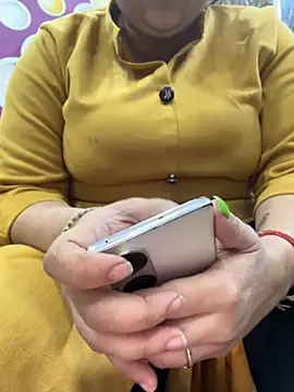 Snapshot of Preet_Kaur_69 chatting on 12-01-25, 10:09 Preet Kaur 69 online show from 12-01-25, 10:09