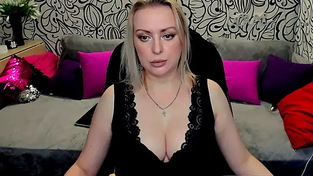 Hotdreamhere online show from 02-01-25, 01:51