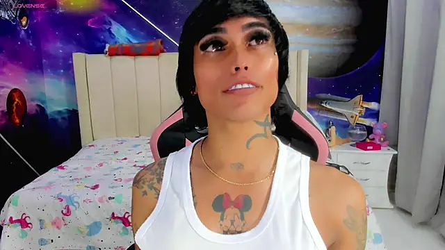 Snapshot of Nella_Dolls chatting on 09-18-25, 12:12 Nella Dolls online show from 09-18-25, 12:12