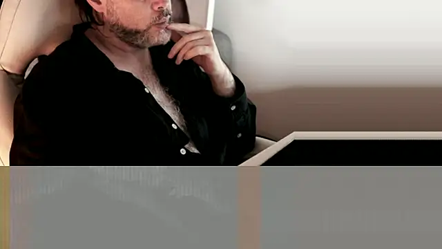 Sanders White online show from 12-31-24, 01:47