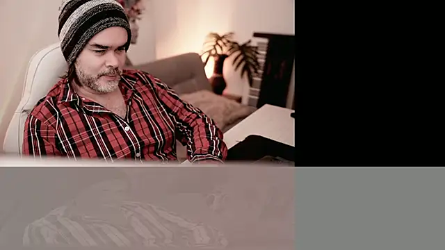 Sanders White online show from 01-21-25, 04:37