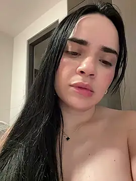 Snapshot of GeorginaJones chatting on 12-21-24, 05:03 GeorginaJones online show from 12-21-24, 05:03