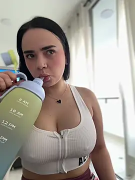 Snapshot of GeorginaJones chatting on 02-02-25, 10:39 GeorginaJones online show from 02-02-25, 10:39