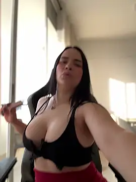 Snapshot of GeorginaJones chatting on 02-20-25, 10:15 GeorginaJones online show from 02-20-25, 10:15