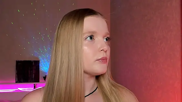 Snapshot of Ssweet_annie chatting on 10-28-25, 04:09 Ssweet annie online show from 10-28-25, 04:09