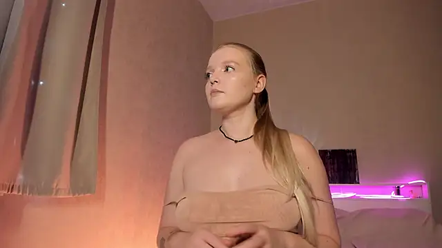 Snapshot of Ssweet_annie chatting on 11-14-25, 05:44 Ssweet annie online show from 11-14-25, 05:44