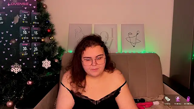 Snapshot of Curvy_Jane chatting on 12-13-24, 07:36 Curvy Jane online show from 12-13-24, 07:36