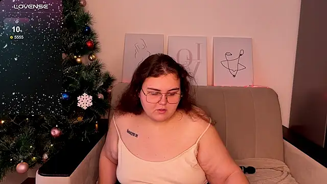 Snapshot of Curvy_Jane chatting on 12-15-24, 06:07 Curvy Jane online show from 12-15-24, 06:07
