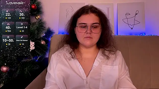 Snapshot of Curvy_Jane chatting on 12-17-24, 08:34 Curvy Jane online show from 12-17-24, 08:34