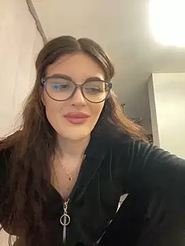 little belucci online show from 02-21-25, 03:54