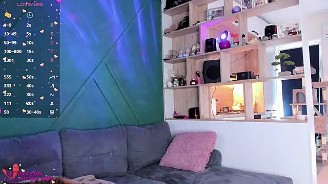 Snapshot of _alleyesonme_ chatting on 03-13-25, 12:02  alleyesonme  online show from 03-13-25, 12:02