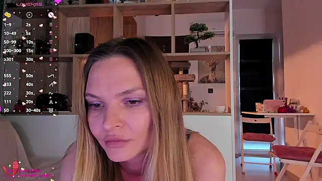 Snapshot of _alleyesonme_ chatting on 03-21-25, 04:18  alleyesonme  online show from 03-21-25, 04:18