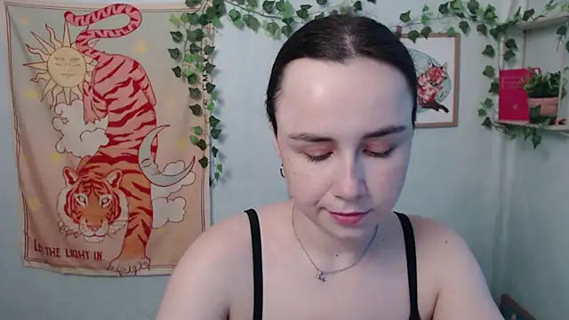 VeryVeryVeryShy  online show from 06-24-26, 05:50