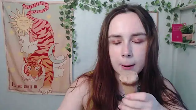 VeryVeryVeryShy  online show from 06-30-26, 05:41