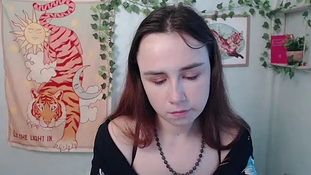 VeryVeryVeryShy  online show from 07-08-26, 05:45