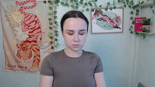 VeryVeryVeryShy  online show from 07-14-26, 10:21