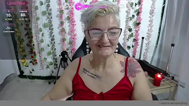 Snapshot of bety-cum2 chatting on 12-17-24, 10:23 bety-cum2 online show from 12-17-24, 10:23