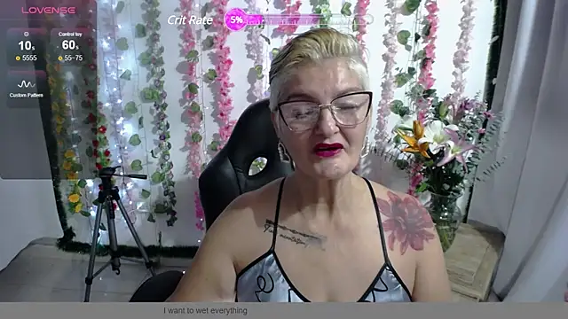 Snapshot of bety-cum2 chatting on 12-19-24, 10:45 bety-cum2 online show from 12-19-24, 10:45