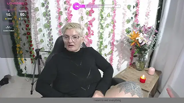 Snapshot of bety-cum2 chatting on 12-22-24, 09:44 bety-cum2 online show from 12-22-24, 09:44